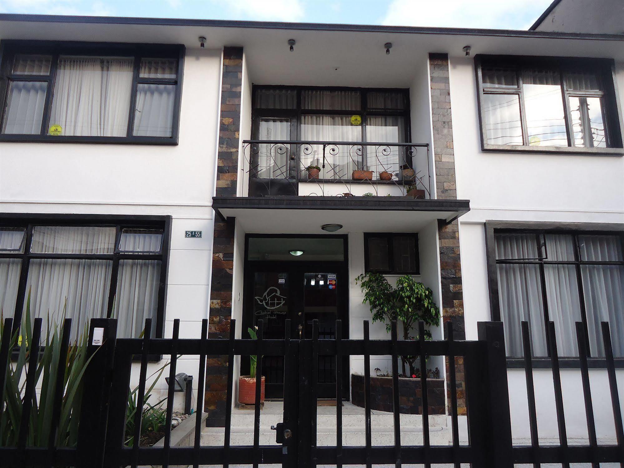 Hotel Central House A 5 Min De La Embajada Americana Bogota Exterior photo
